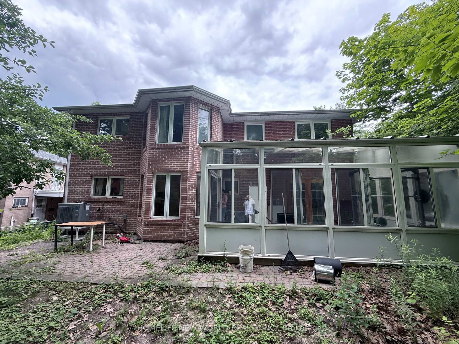 63 Lehar Crescent photo 11