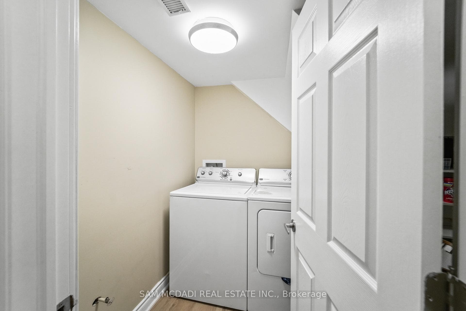 1821 Christopher Road photo 17