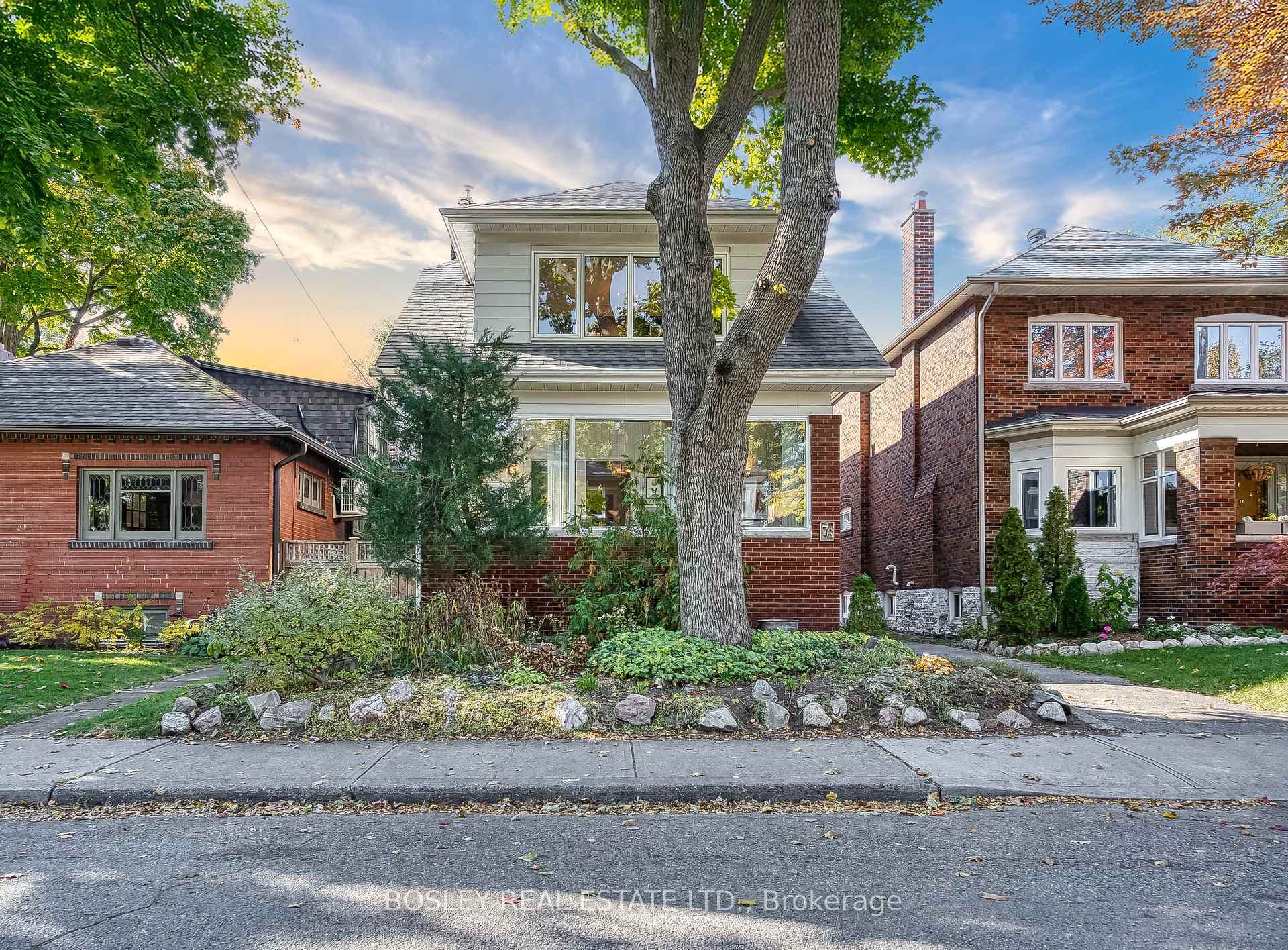 76 Evans Avenue photo 2