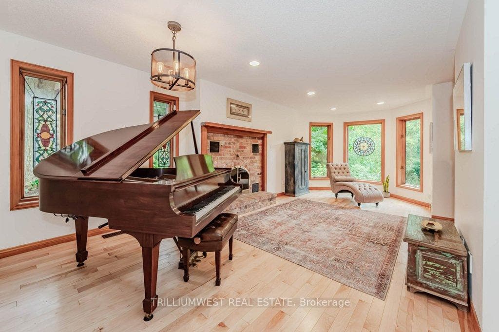 463 Ann Street photo 6