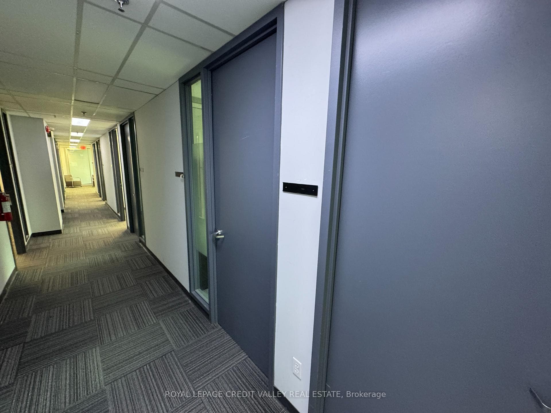 2800 Skymark Avenue Unit 205A photo 17