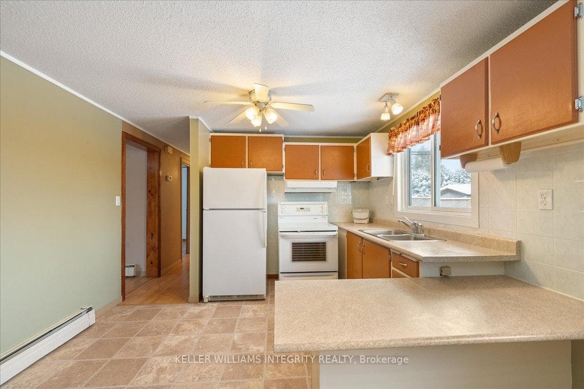 320 Reynolds Drive photo 11