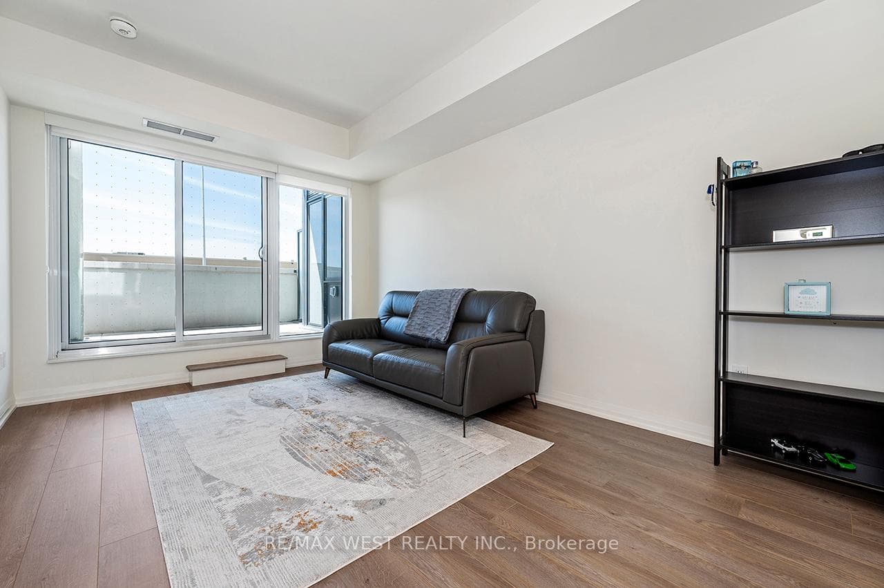 9000 Jane Street Unit 225 photo 11