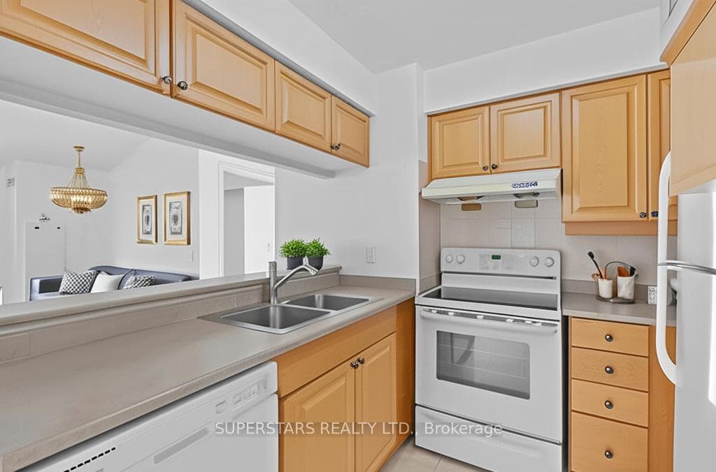 18 Sommerset Way Unit 1111 photo 7