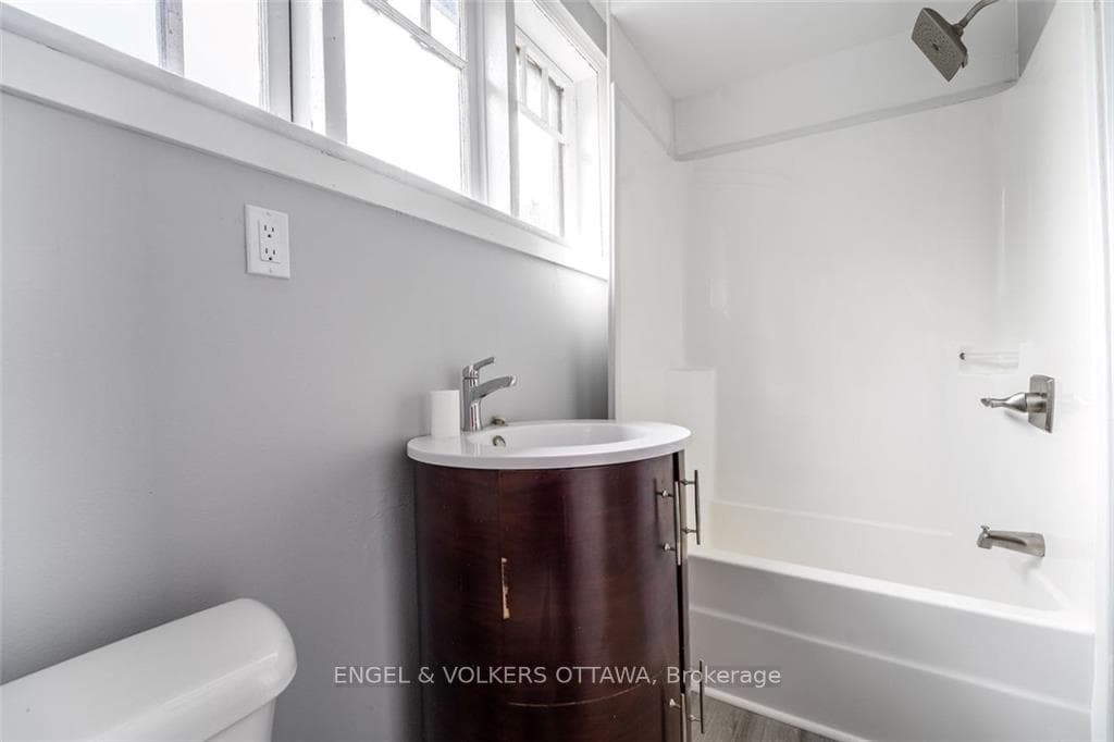 Unit 2 Bathroom