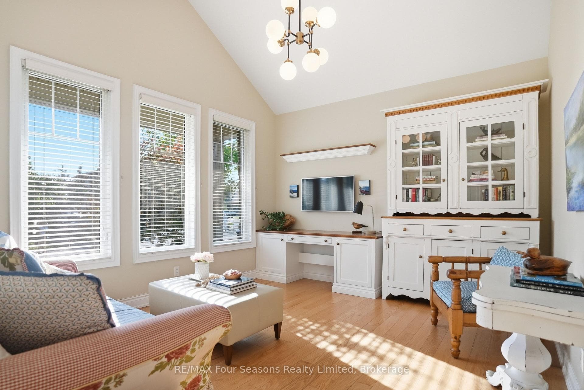 Den/Bedroom/Office - Mainfloor