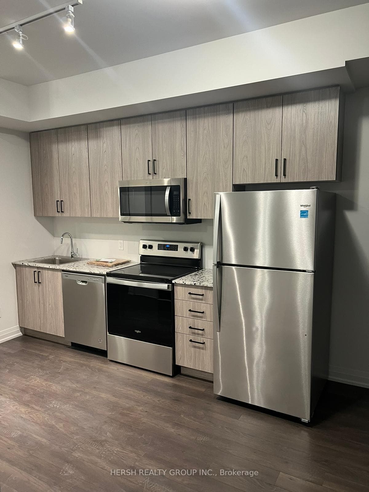 10 Meadowglen Place Unit 1103 photo 3