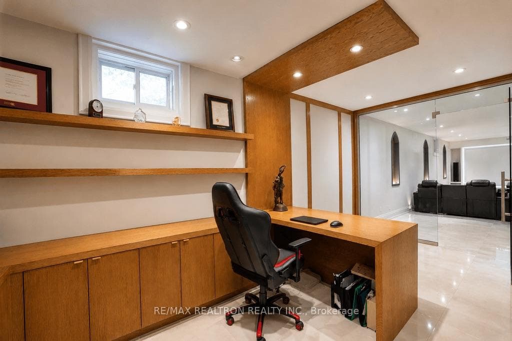 26 Sir Henry Court photo 35