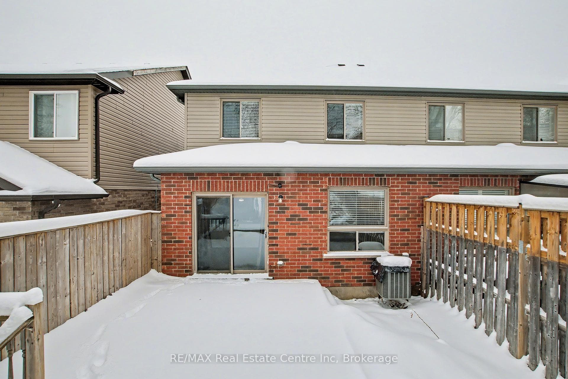 158 Kemp Crescent photo 34