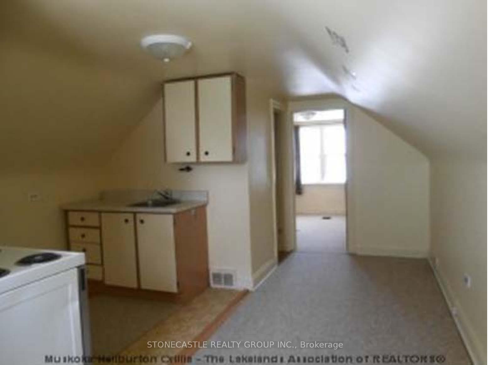 126 Brant Street photo 29