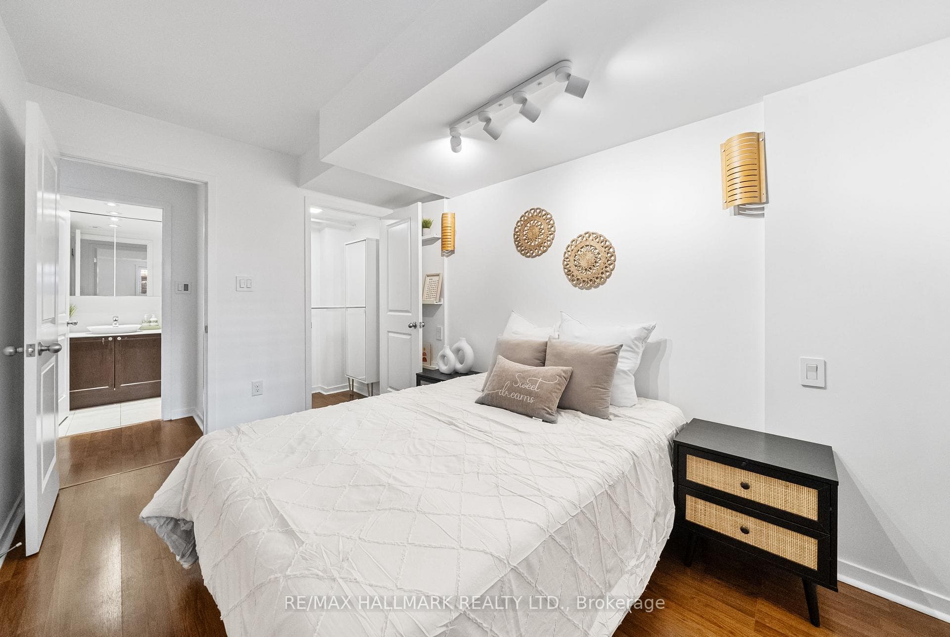 25 Florence Wyle Lane photo 22