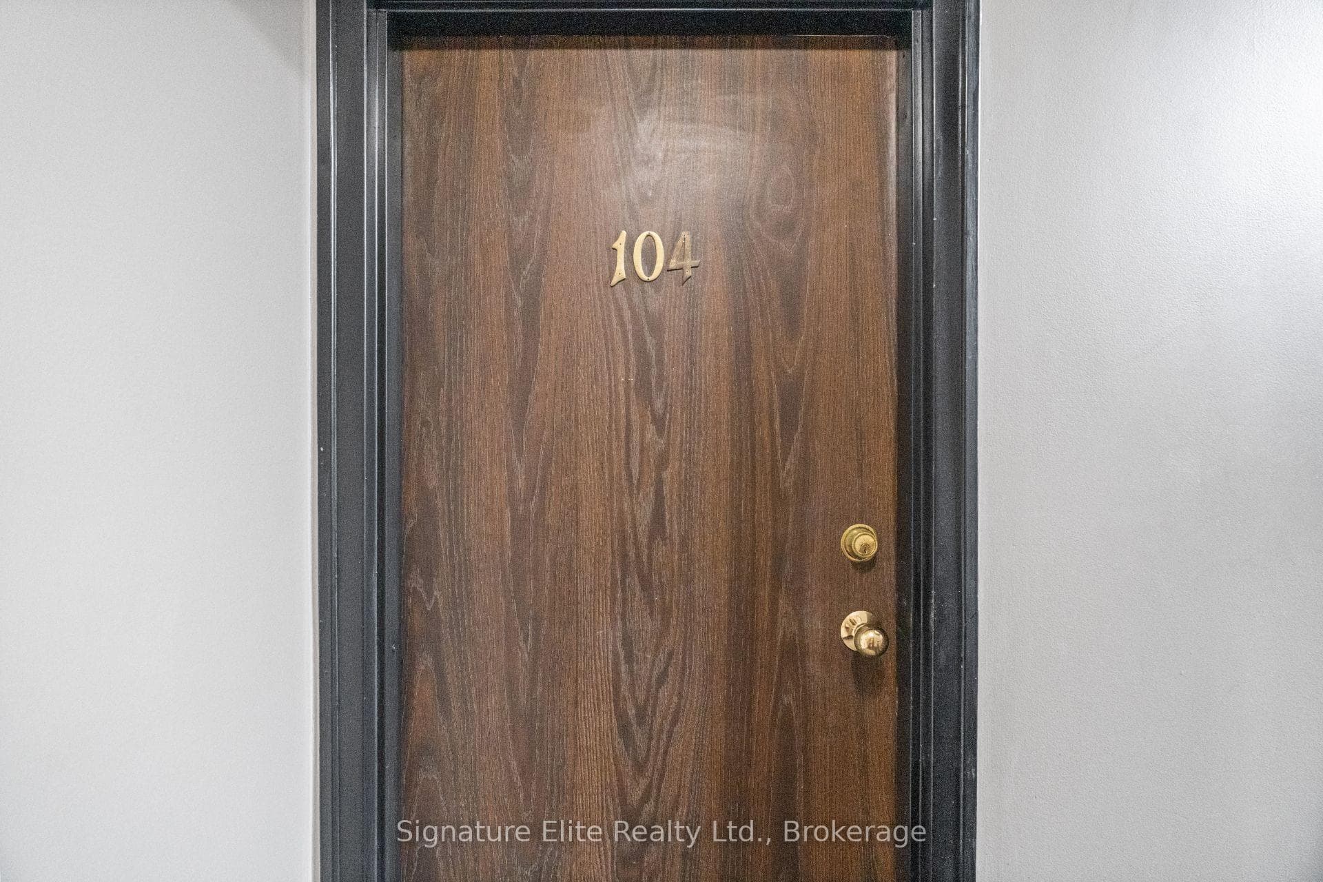 1383 Bathurst Street Unit 104 photo 4