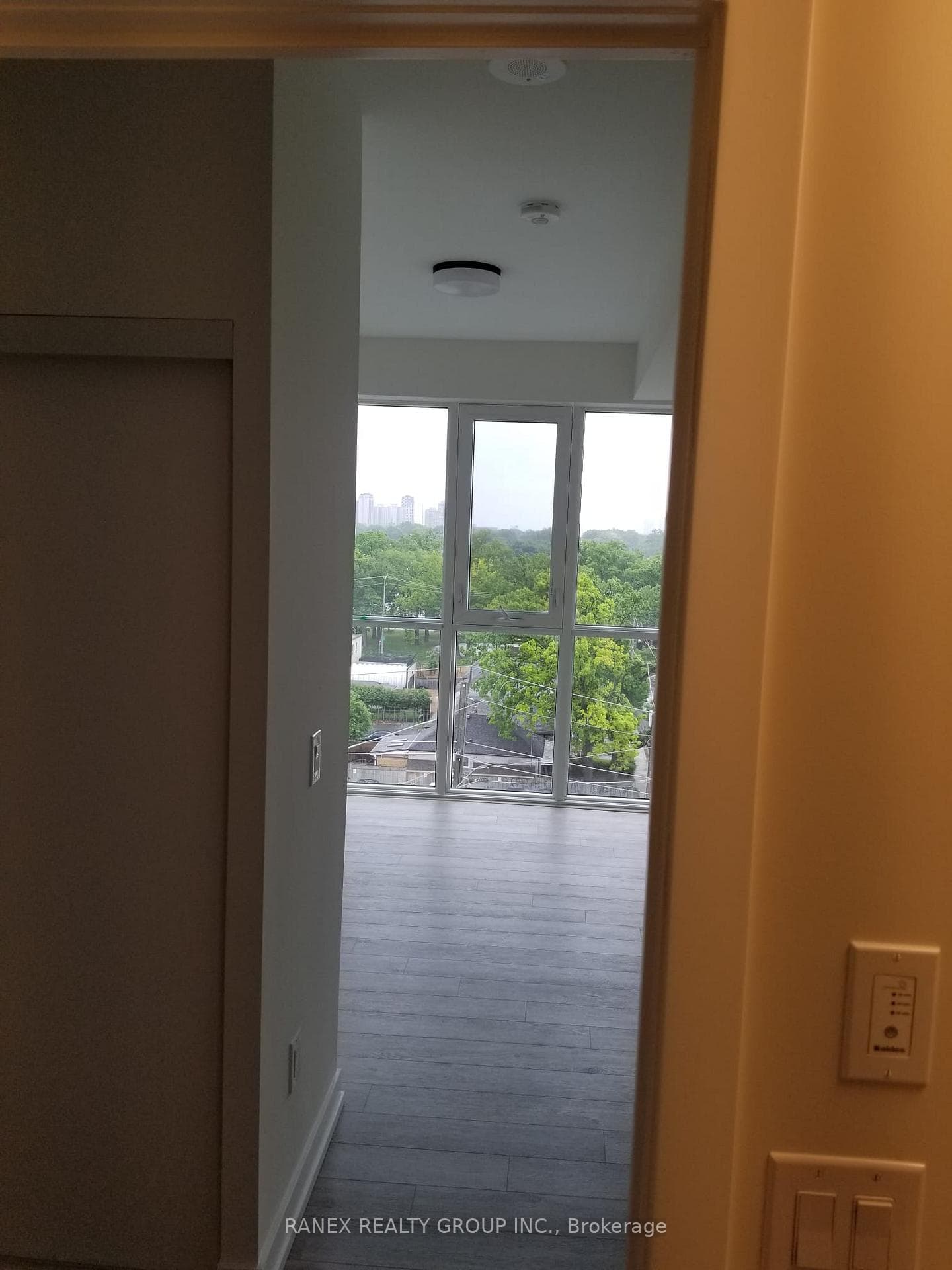2300 St.Clair Avenue Unit 708 photo 8