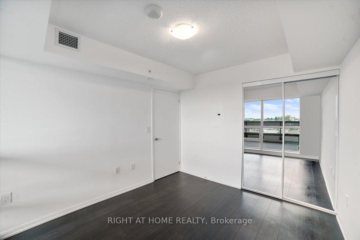 830 Lawrence Avenue Unit 537 photo 9