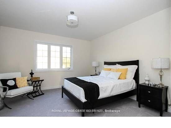 683 Baldwin Crescent photo 9