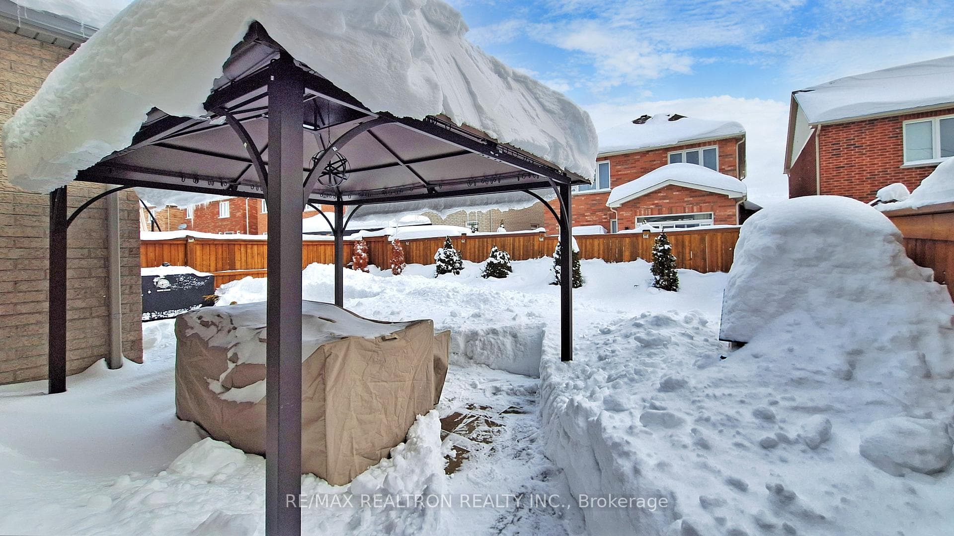 15 Belfry Drive photo 38