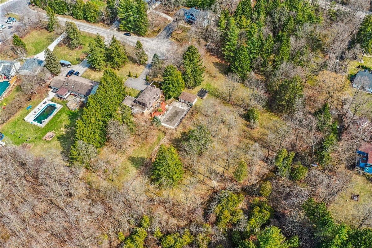 2145 Blessington Street photo 44