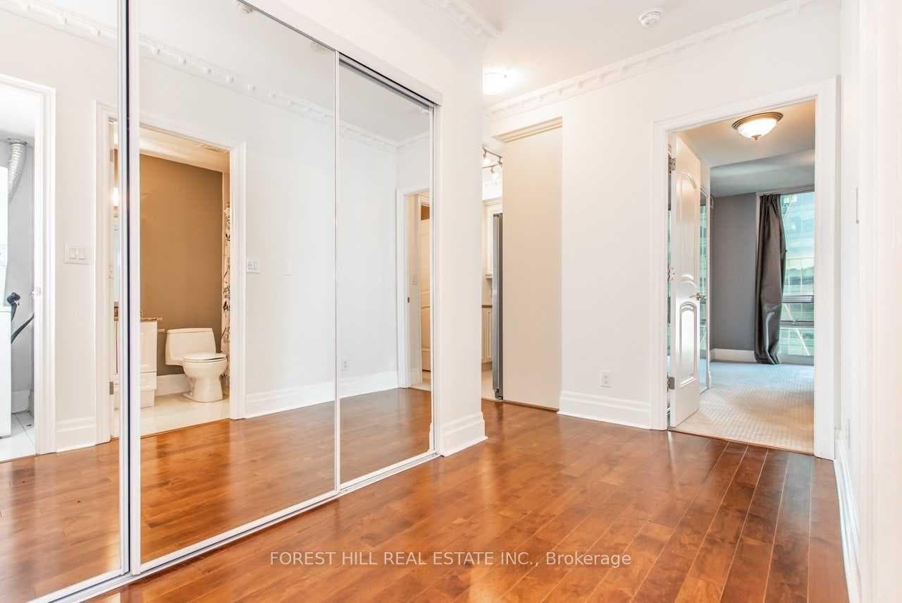 16 Harbour Street Unit 3602 photo 4