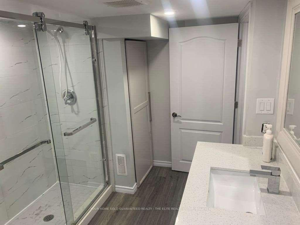 24 Manor Road Unit Lower photo 8