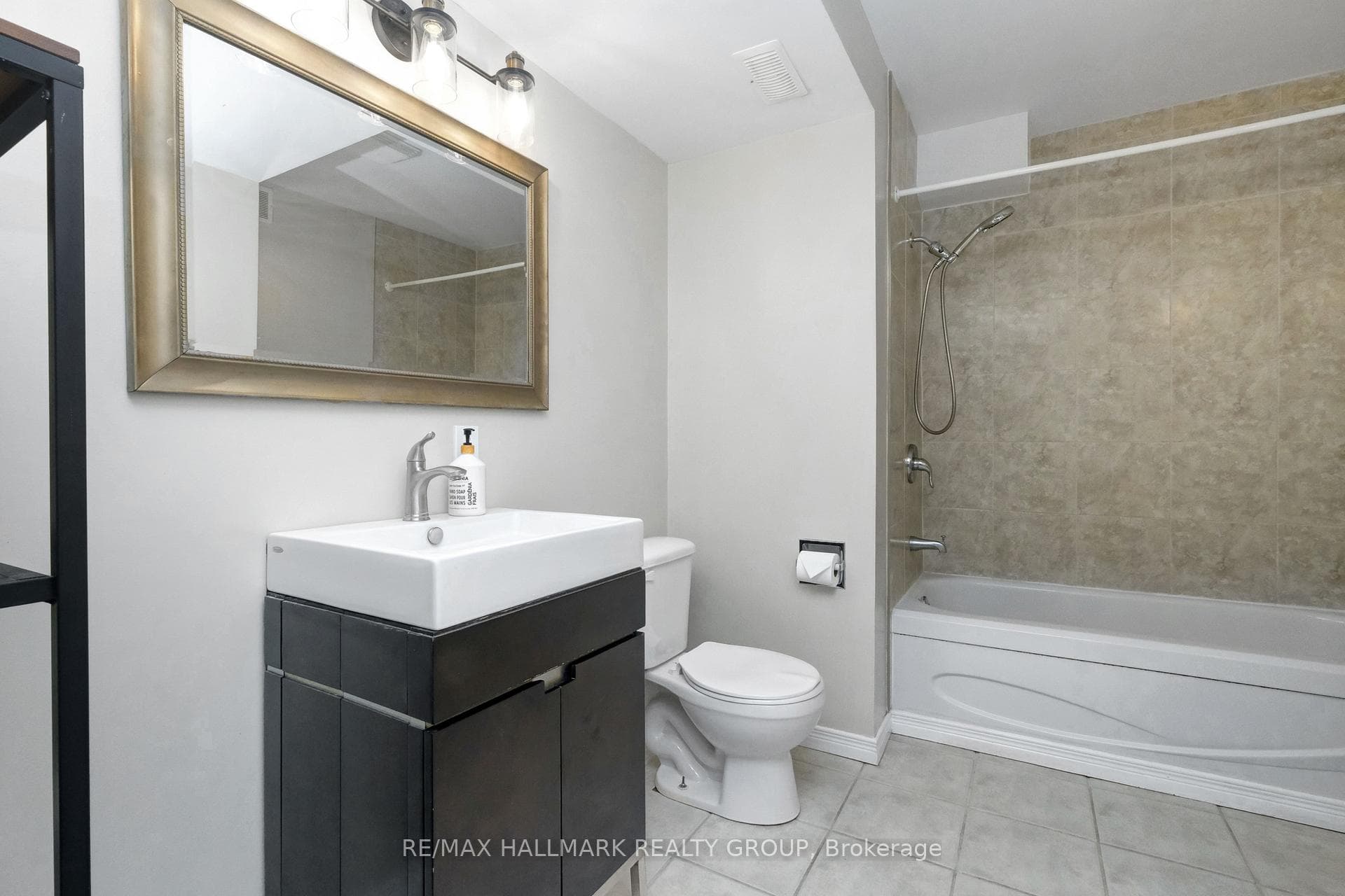 3389 Elizabeth Street photo 44
