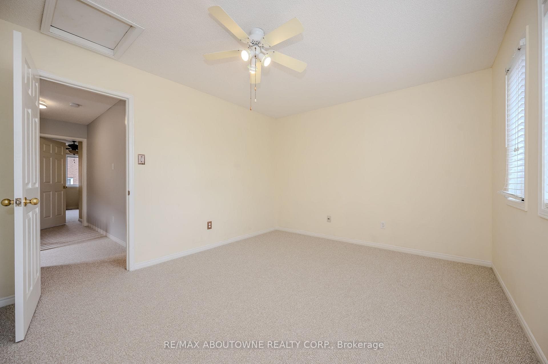 24 Bluewater Court photo 16