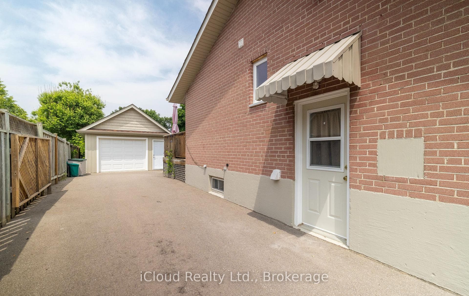 Plenty of Parking on Private Driveway.