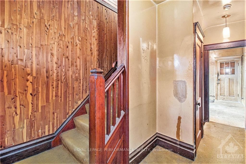 37 TYNDALL Street photo 13