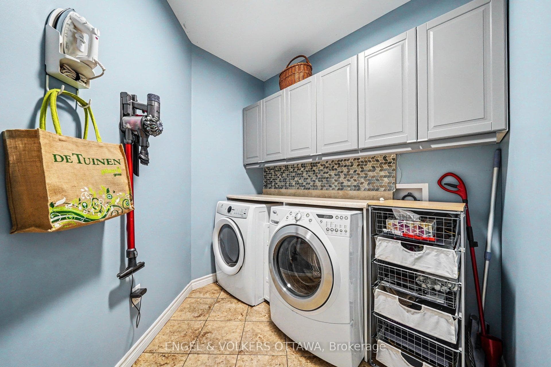 382 Craig Road photo 17