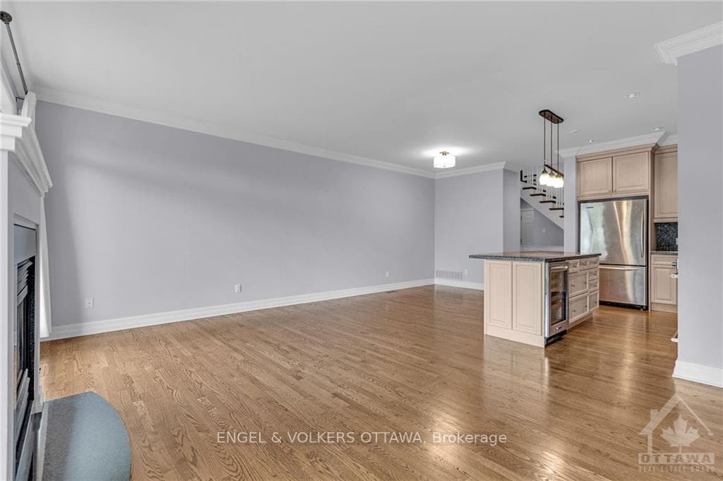 108 MANORHILL photo 14