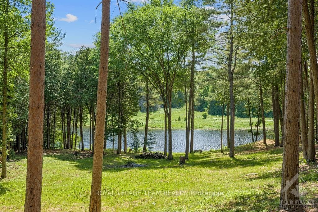 589 MOUNTAINVIEW Road photo 28