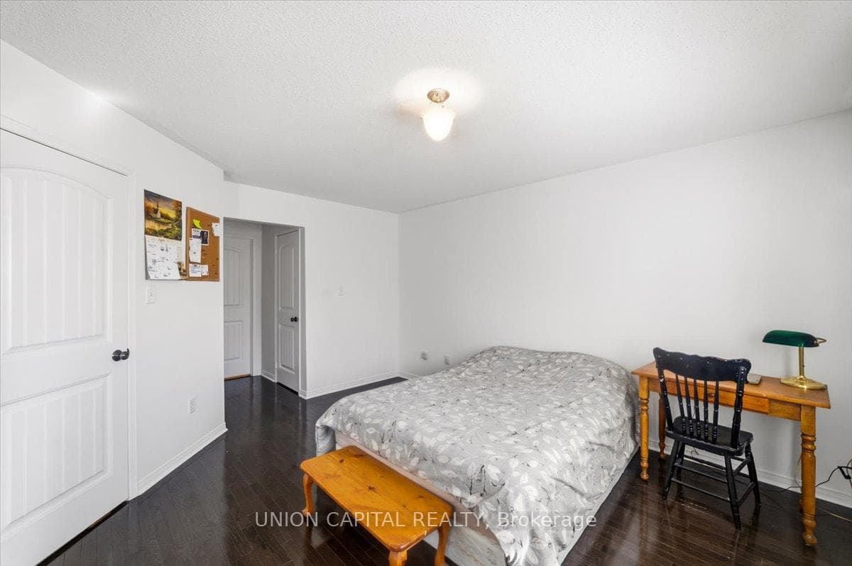 27 Ken Laushway Avenue photo 15