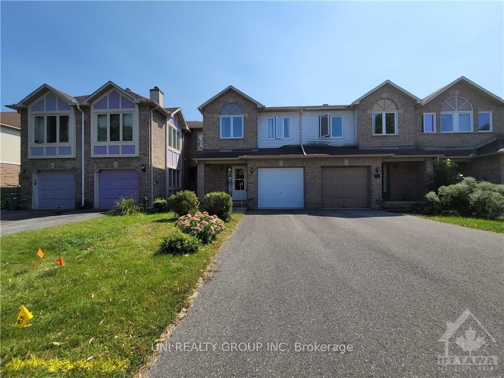 96 WESTPOINTE Crescent photo 1