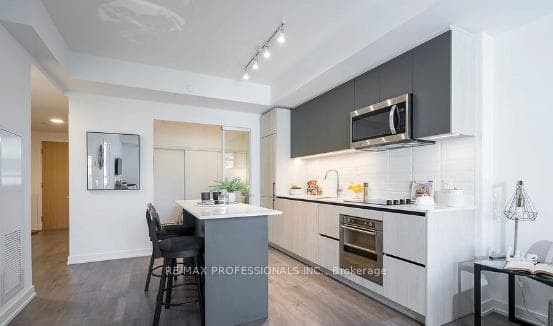 150 Logan Avenue Unit 218 photo 5
