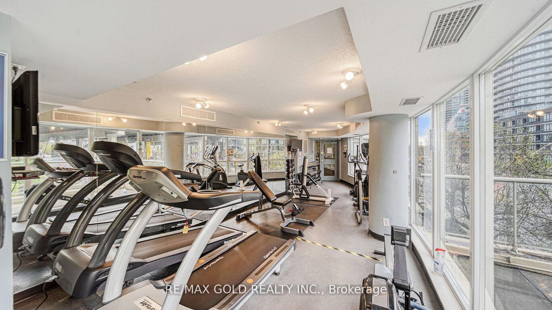 550 Queens Quay Unit 509 photo 21