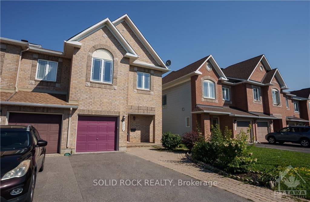 257 MONACO Place photo 1