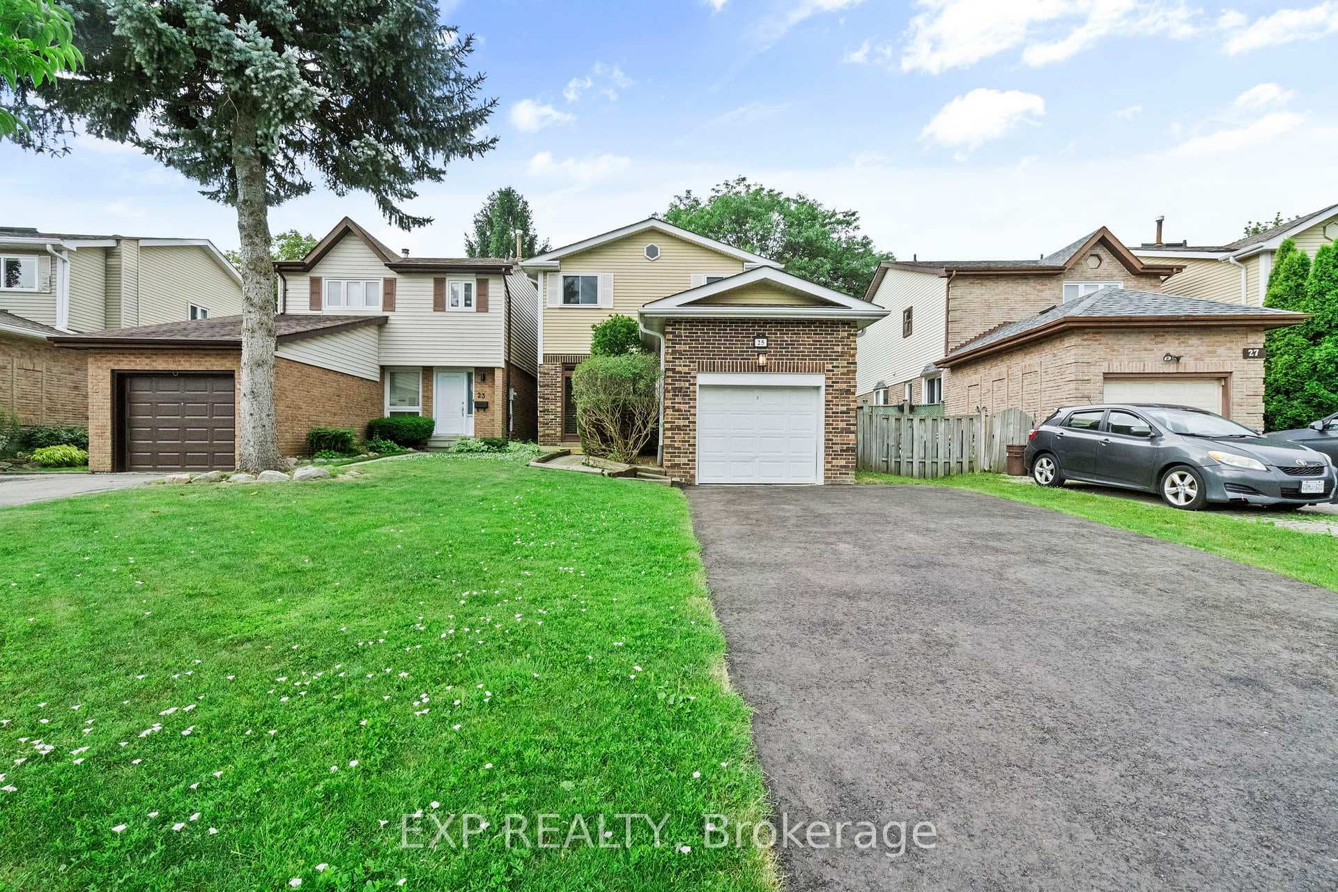 25 Lilac Avenue photo 1