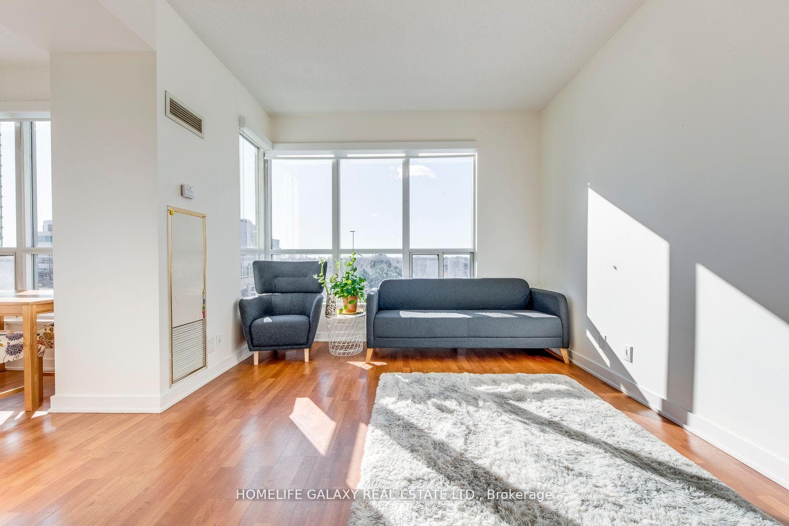 36 Lee Centre Drive Unit TH316 photo 7