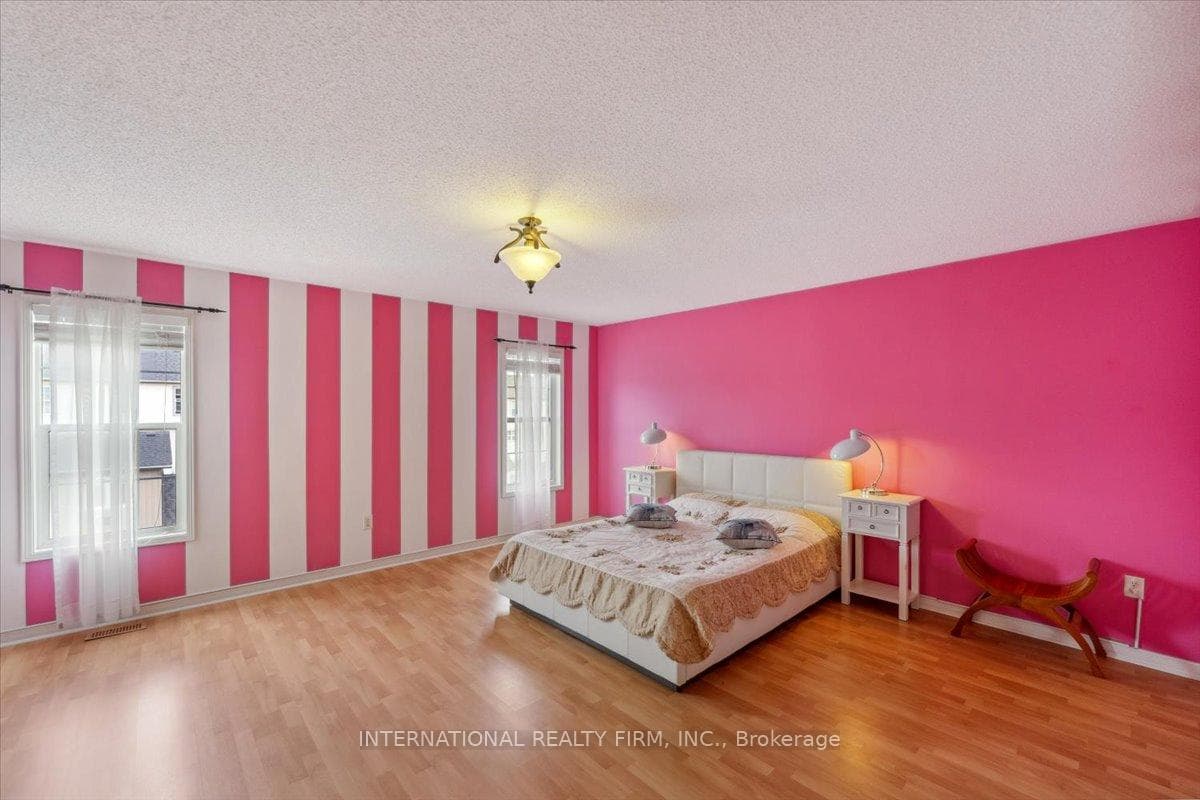 167 GATWICK Drive photo 24