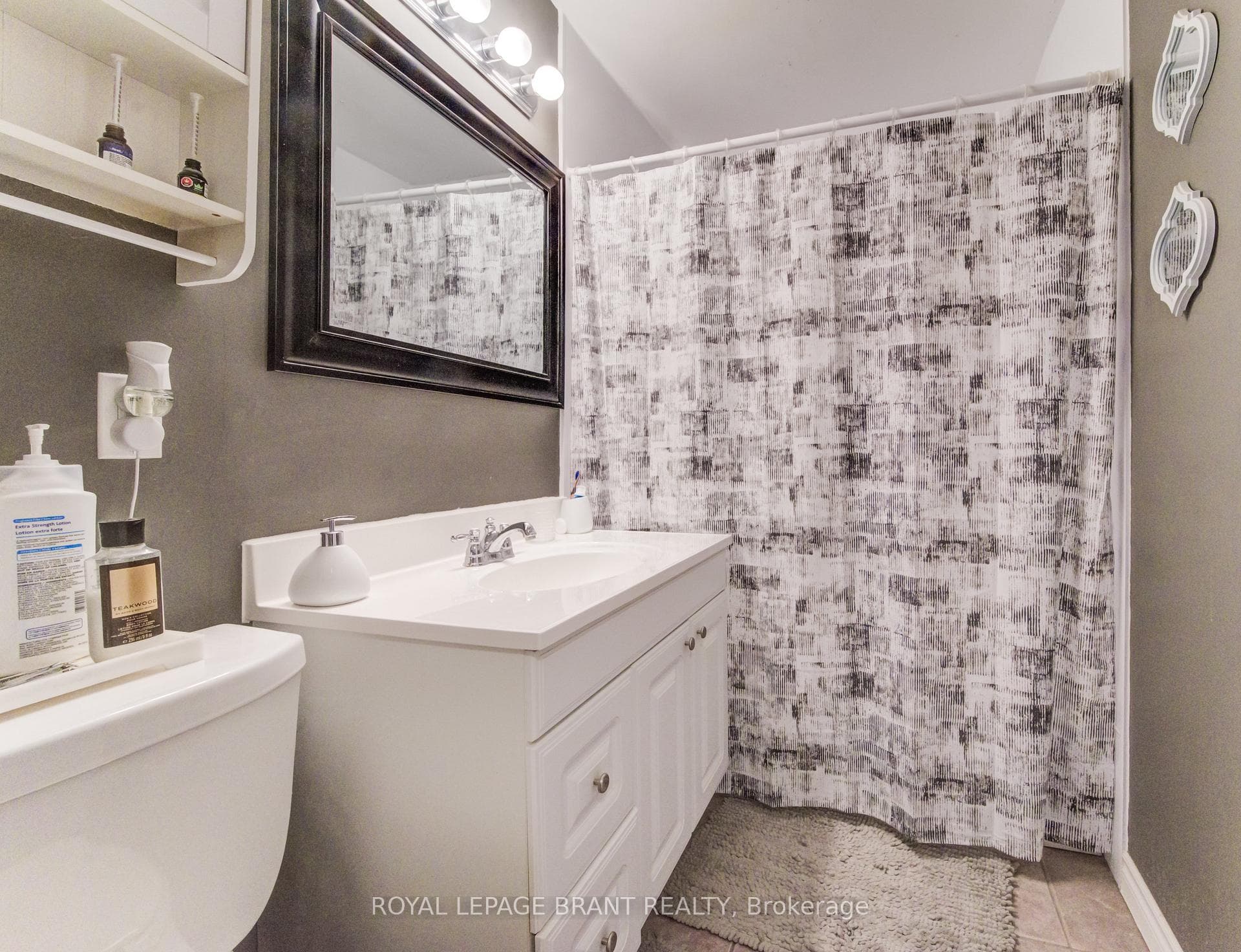 312 Dufferin Street photo 13