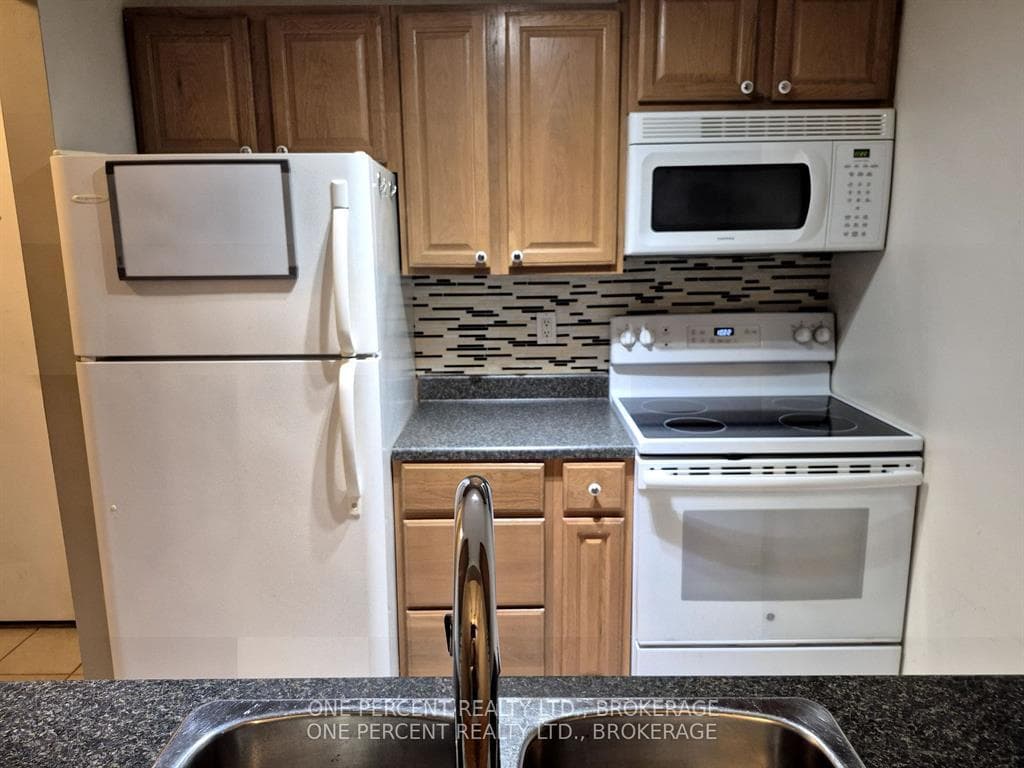 561 Armstrong Road Unit 116 photo 16