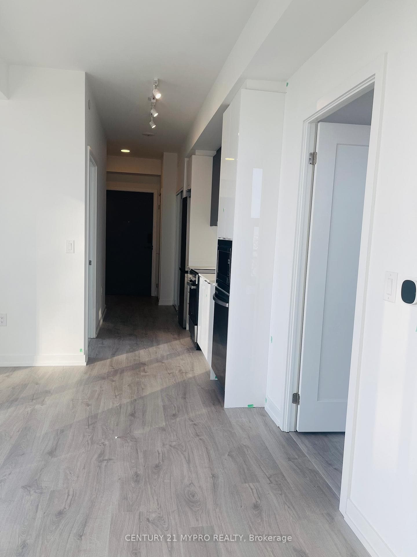 9763 Markham Road Unit A802 photo 4