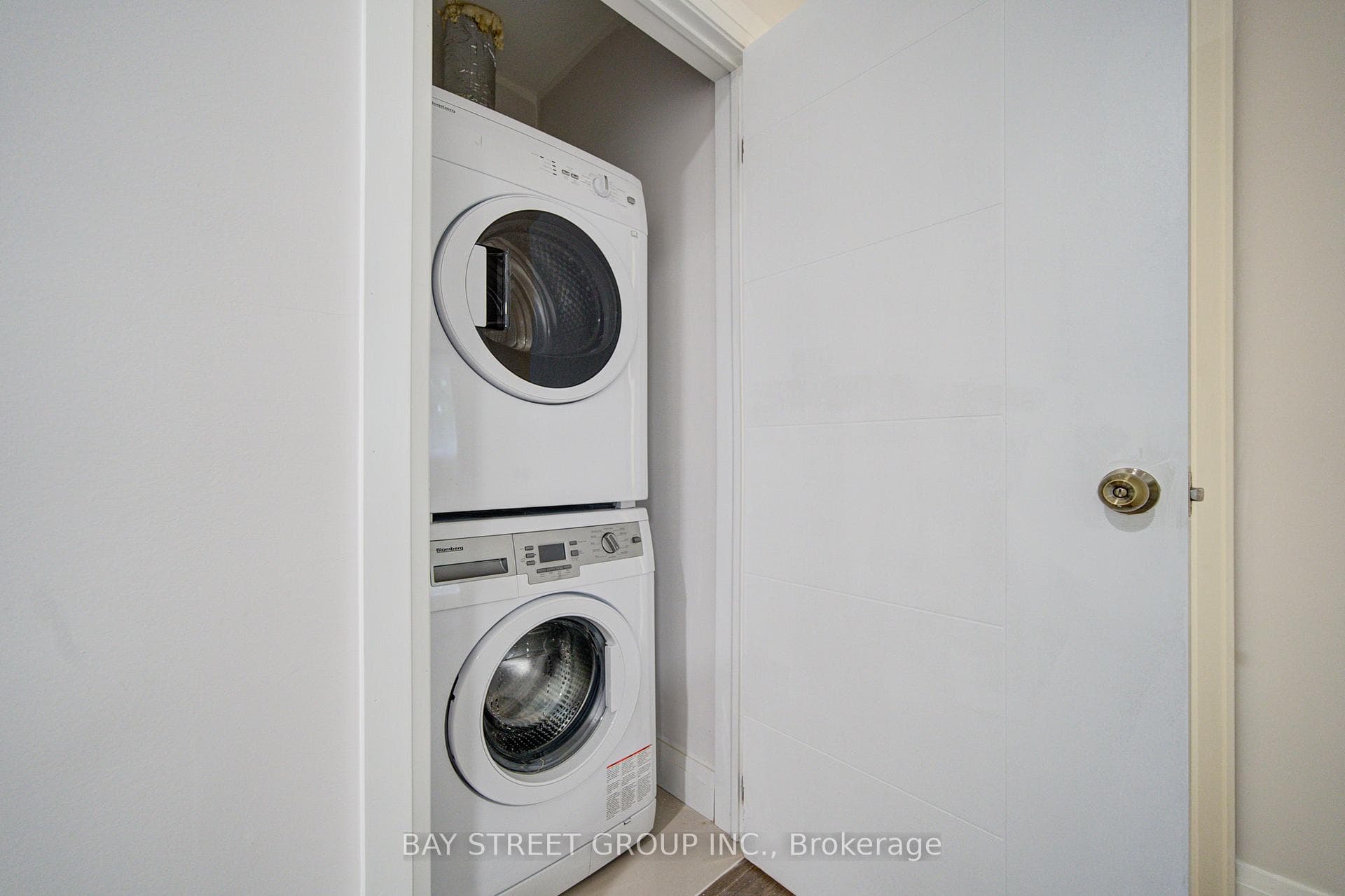 14874 Niagara River Parkway photo 37