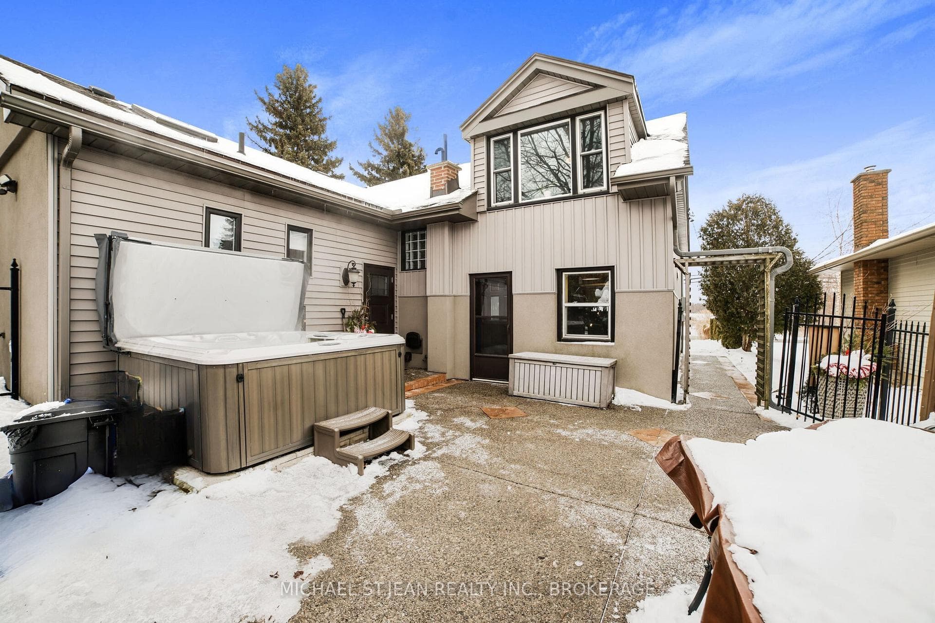 8494 20 Road photo 37