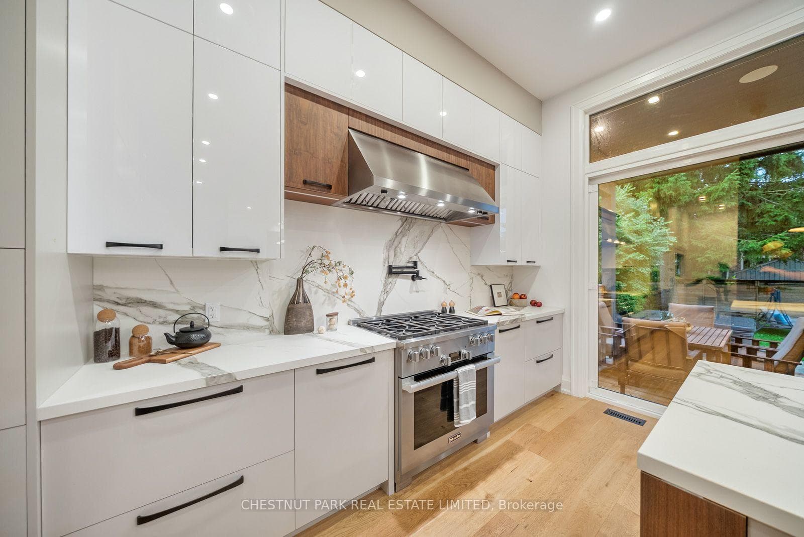 142 Fallingbrook Road photo 12