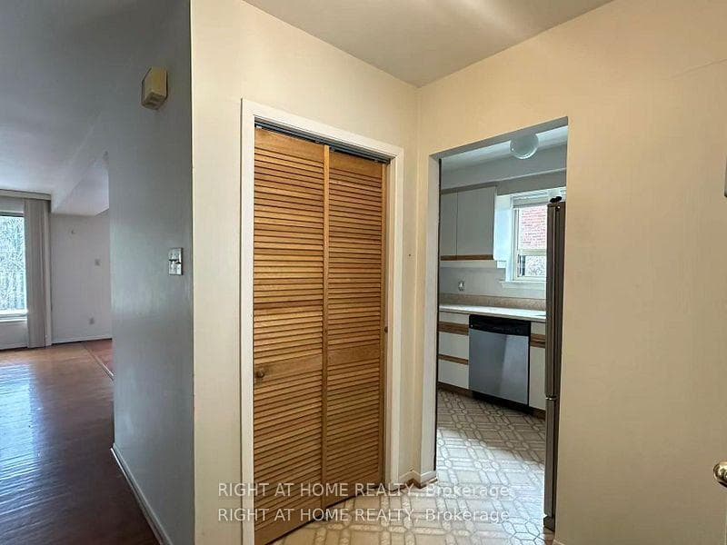 63 Cairnside Crescent photo 2