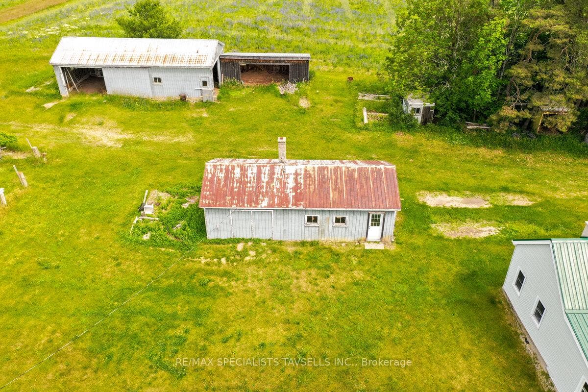 938198 Airport Road photo 8