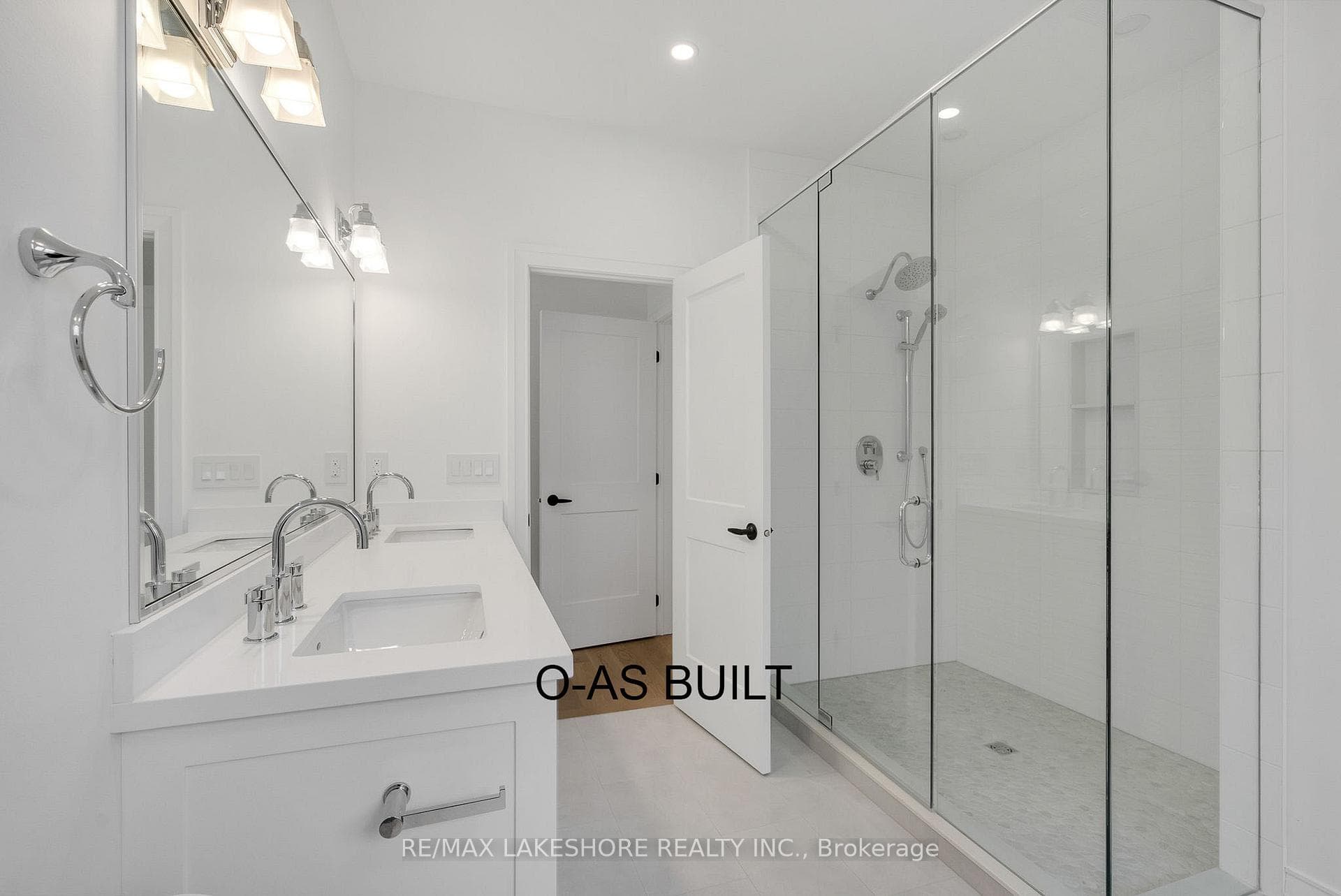 2-1000 D'ARCY Street photo 24