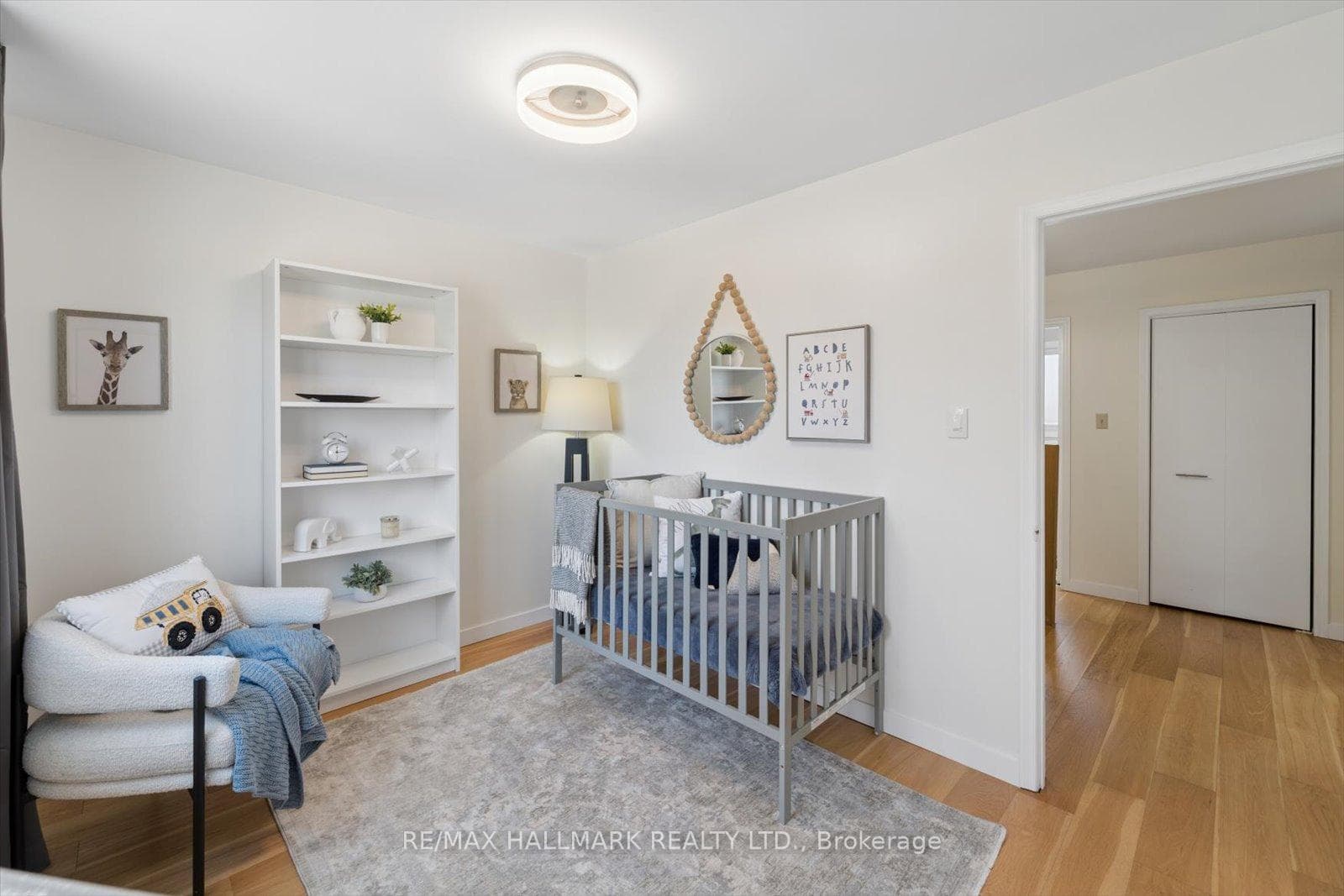 1156 Gloucester Square photo 31