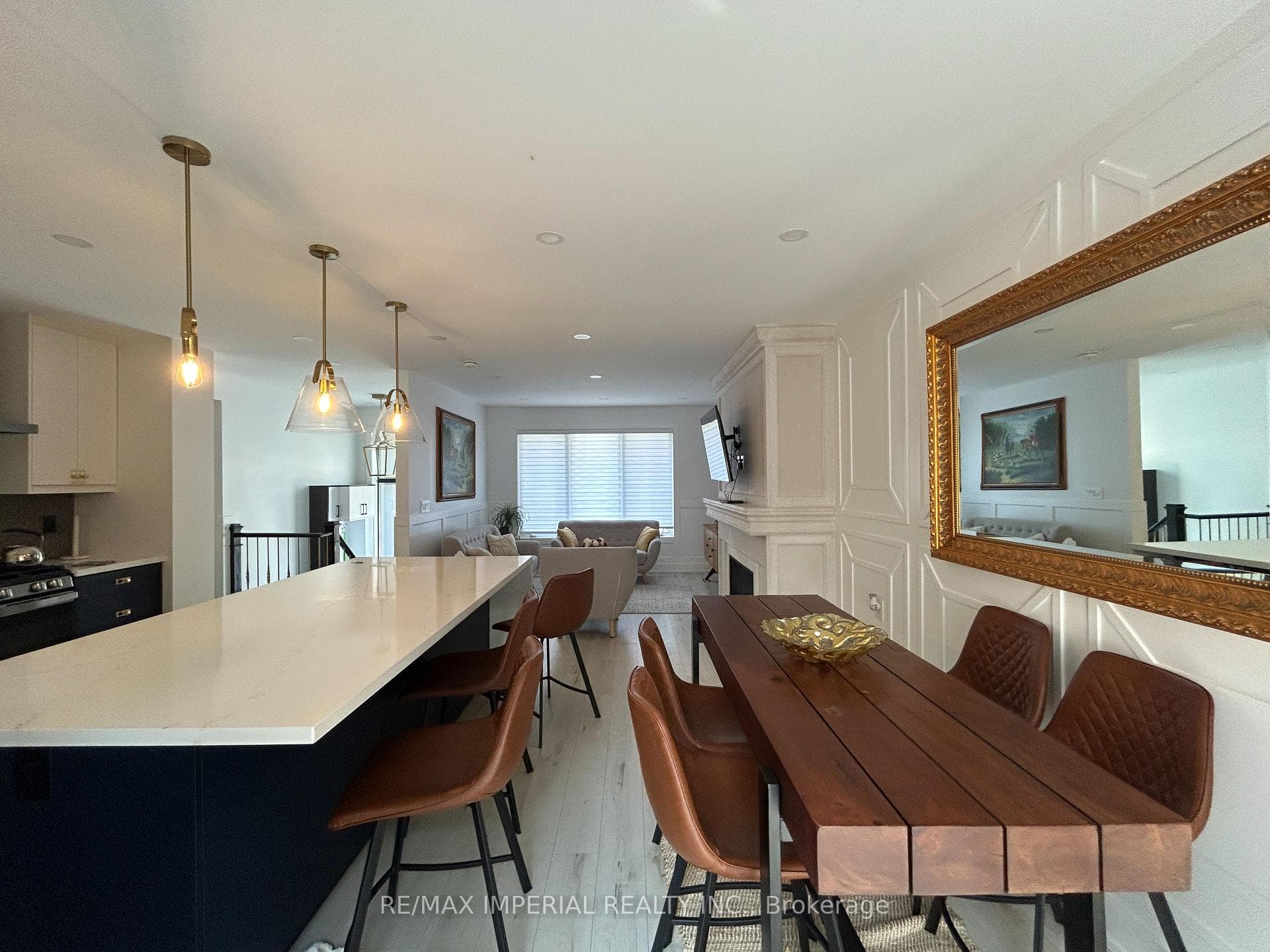 111 Evahill Crescent photo 4