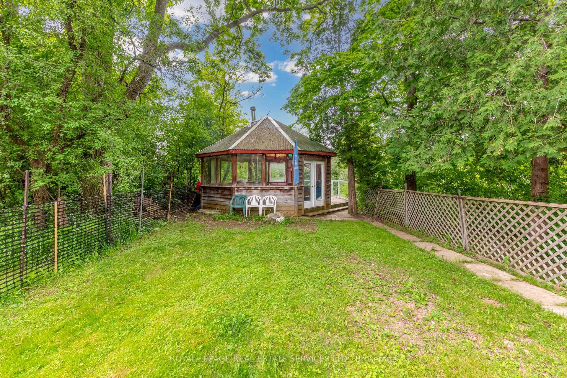 8227 Creditview Road photo 32
